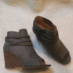 Ankle booties
